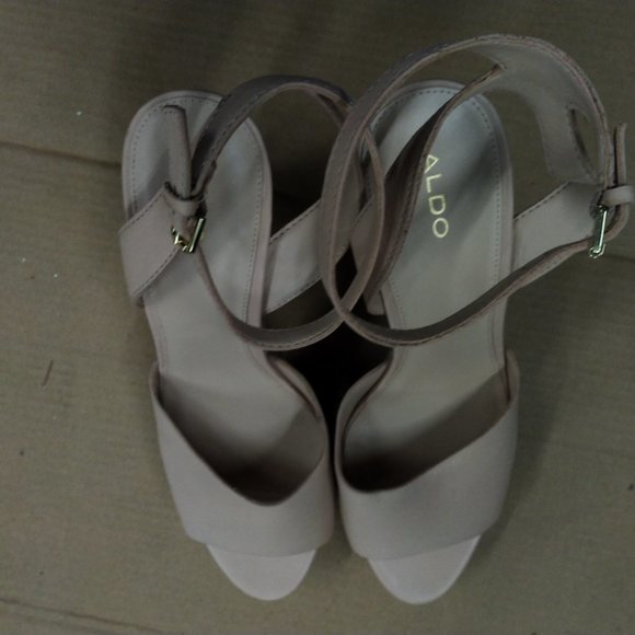 Aldo Wedge Heels - Picture 2 of 5